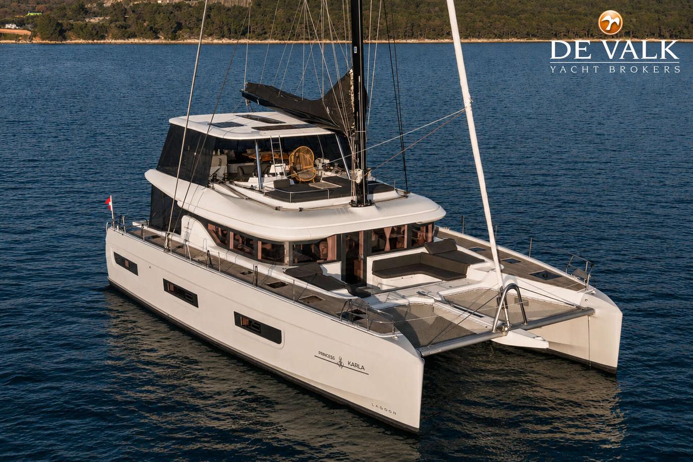 Lagoon 60 — Photo 1