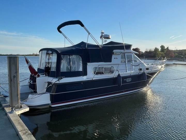 Nimbus 380 Commander