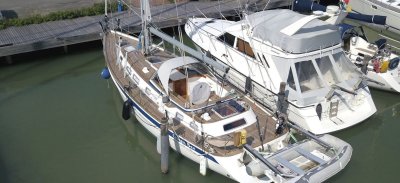 Hallberg-Rassy 43 — Photo 2