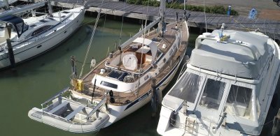 Hallberg-Rassy 43 — Photo 3